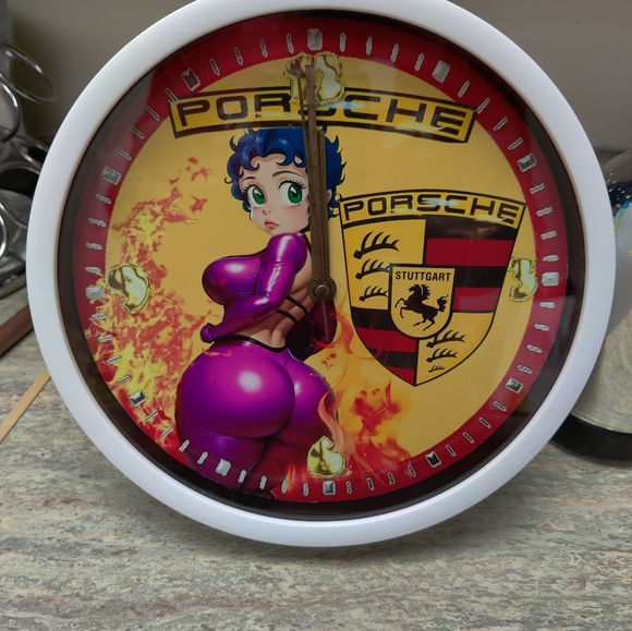 Betty Boop clock - Picture 8 of 8